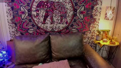 Snapshot of mysaris3 chatting on 01-08-25, 04:55 S A R A online show from 01-08-25, 04:55