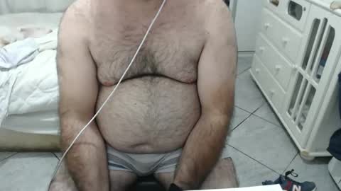 Snapshot of mysterbearmg chatting on 11-14-25, 01:37 mysterbearmg online show from 11-14-25, 01:37