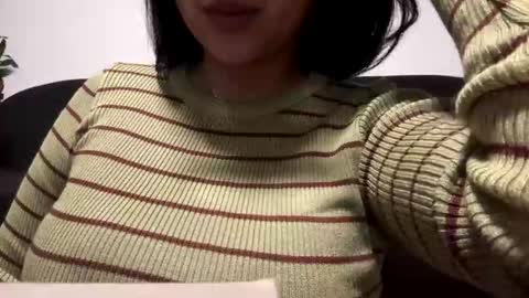 Snapshot of mysteriousbaby18 chatting on 01-06-26, 02:04 Demi online show from 01-06-26, 02:04