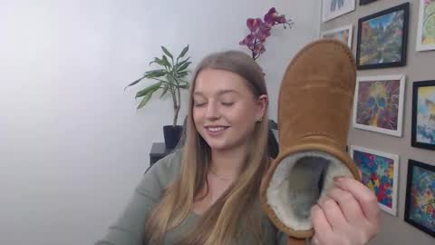 Erica online show from 01-16-25, 12:42