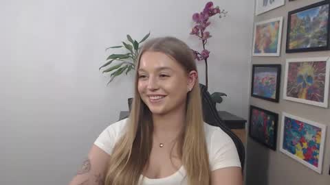 Erica online show from 03-11-25, 11:23