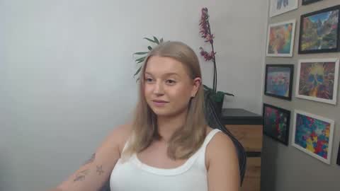 Erica online show from 09-11-25, 11:21