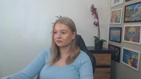 Erica online show from 09-17-25, 08:16