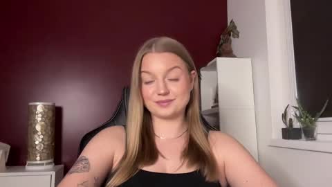 Erica online show from 05-05-26, 11:29