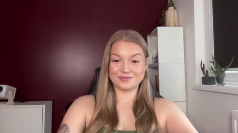 Erica online show from 05-06-26, 09:03