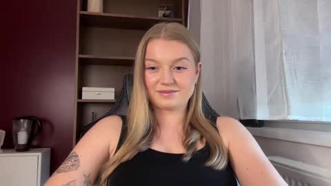 Erica online show from 05-25-26, 11:27