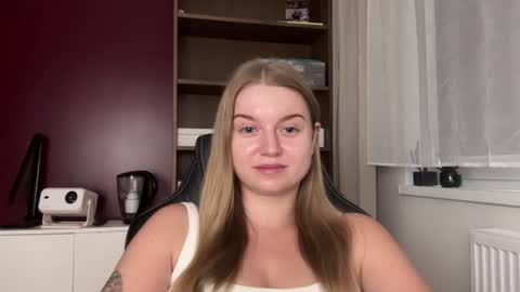 Erica online show from 07-23-26, 11:52