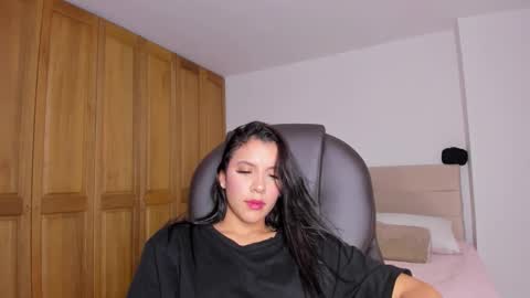 Elena online show from 10-19-25, 09:48