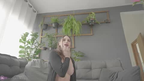 Mystic Bunny online show from 10-18-25, 03:02