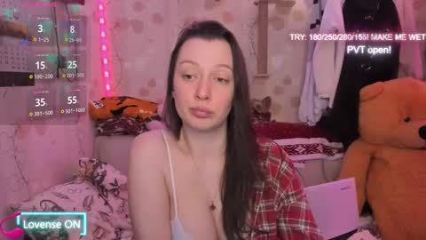 Snapshot of mystic_lilly chatting on 03-18-26, 10:35 Lilly magic lilly online show from 03-18-26, 10:35
