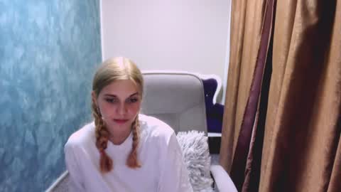Snapshot of mysticaluna06 chatting on 07-14-26, 10:15 mysticaluna06 online show from 07-14-26, 10:15