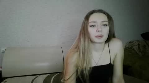 Snapshot of mysticglimmer chatting on 12-20-25, 06:42 Anika online show from 12-20-25, 06:42