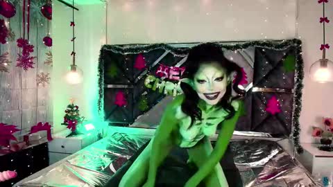 Snapshot of mysticmature chatting on 12-01-25, 07:08 Mystic online show from 12-01-25, 07:08