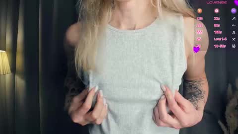 Snapshot of myviolet_rush chatting on 11-07-25, 07:36 Olivia or just olive online show from 11-07-25, 07:36