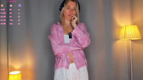 Olivia or just olive online show from 07-22-26, 07:16
