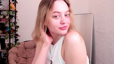 Snapshot of n0_nude chatting on 12-14-24, 10:34 Eva online show from 12-14-24, 10:34