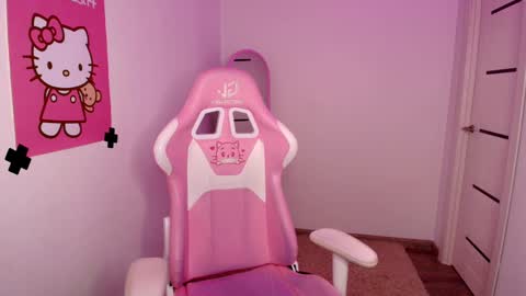 Snapshot of n0_nude chatting on 02-12-25, 07:34 Eva online show from 02-12-25, 07:34