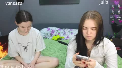 Snapshot of na_prikole_ chatting on 12-11-24, 10:16 Vanessa and Julia  online show from 12-11-24, 10:16