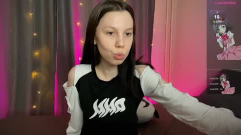 Snapshot of na_prikole_ chatting on 01-19-25, 09:45 Vanessa and Julia  online show from 01-19-25, 09:45