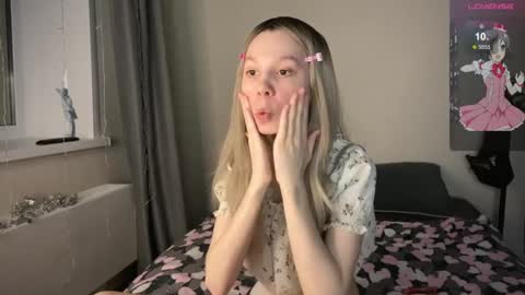 Snapshot of na_prikole_ chatting on 02-26-25, 05:17 Vanessa and Julia  online show from 02-26-25, 05:17