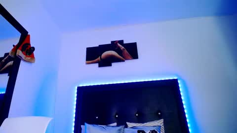 naahia__clark online show from 12-21-24, 04:30