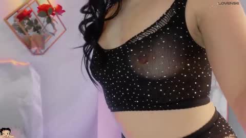 Snapshot of naamah_b chatting on 09-10-25, 02:28 naamah_b online show from 09-10-25, 02:28