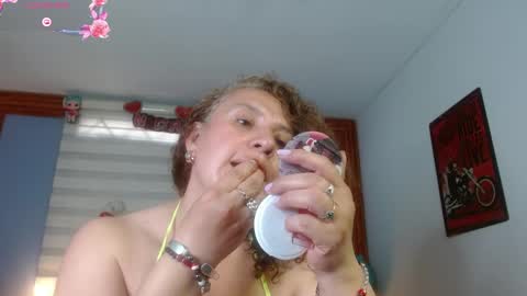 Snapshot of nadia_84 chatting on 05-06-26, 07:30 nadia_84 online show from 05-06-26, 07:30
