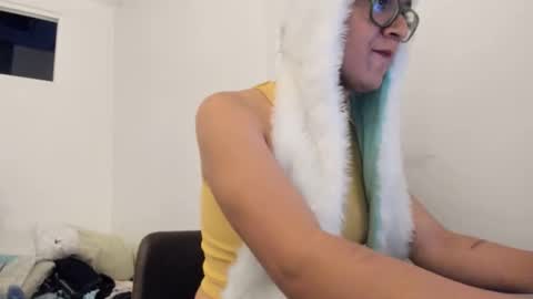 Nadia Clara online show from 11-25-25, 07:52