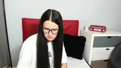 Snapshot of nadiatrue chatting on 06-26-26, 05:39 nadiatrue online show from 06-26-26, 05:39