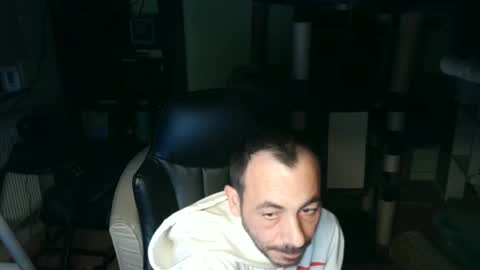 Snapshot of nadine0815 chatting on 02-11-25, 08:42 Mario online show from 02-11-25, 08:42