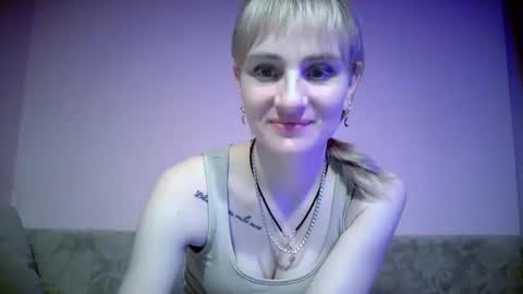 Nadjia online show from 12-21-25, 04:41