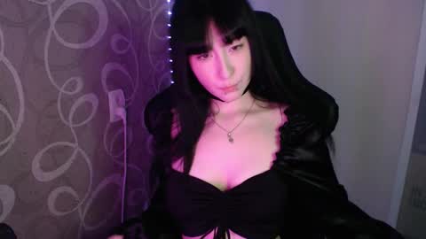 Naemi online show from 09-11-25, 02:06