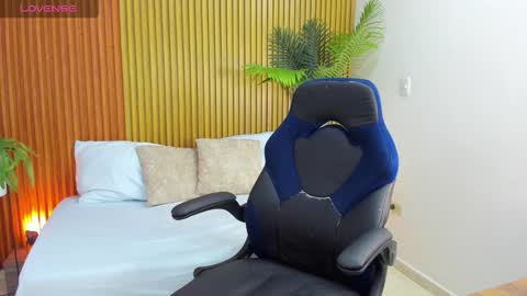 N A H I A online show from 10-10-25, 12:26