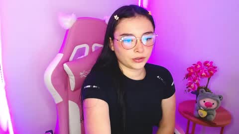 Snapshot of nahia__1 chatting on 05-28-26, 03:31 Nahia online show from 05-28-26, 03:31