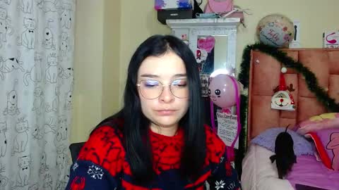 nahia cute     only   online show from 12-25-24, 08:50