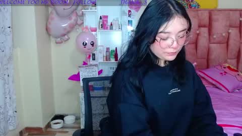 nahia cute     only   online show from 02-19-25, 02:44