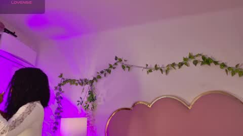 NahiaraReina  online show from 06-07-26, 02:10