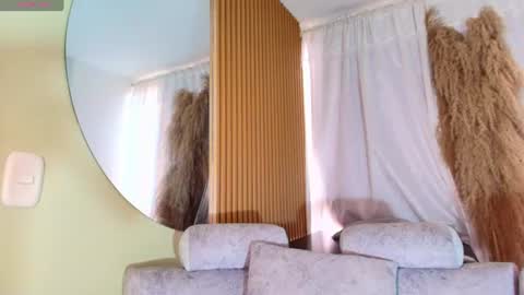 NahiaVictoria  online show from 07-01-26, 03:23