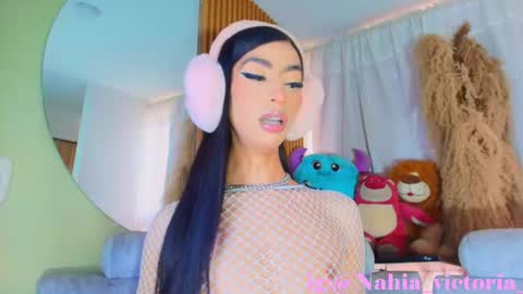 NahiaVictoria  online show from 07-28-26, 07:39
