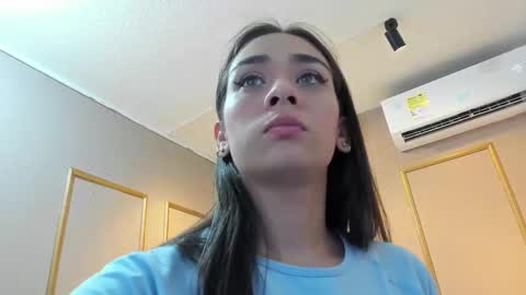 Snapshot of nahimithompson chatting on 11-08-25, 07:12 Nahimi online show from 11-08-25, 07:12