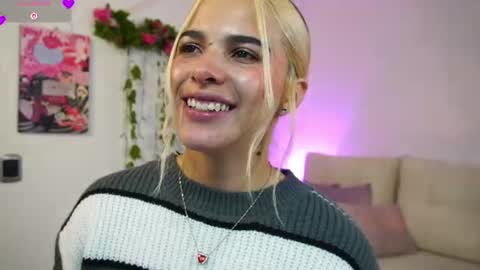 Snapshot of naho_4269 chatting on 06-12-26, 02:21 Naho Sigueme en mis Redes Sociales Follow me on my social networks online show from 06-12-26, 02:21