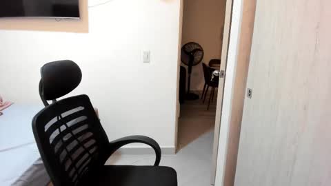 independent model online show from 03-04-26, 01:22