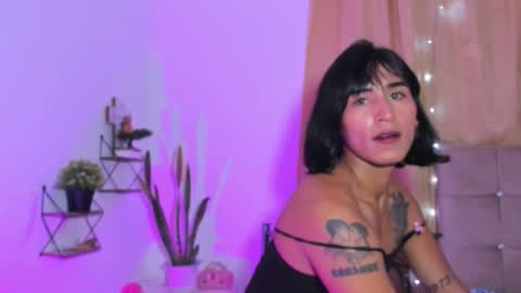 Snapshot of nahomi28 chatting on 11-10-25, 06:18 Naomi online show from 11-10-25, 06:18