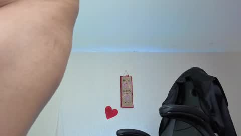 Snapshot of nahomi_blaze56eup chatting on 05-17-26, 03:59 valeria online show from 05-17-26, 03:59