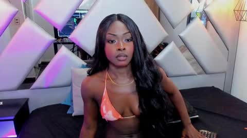 Snapshot of nahomii_hill chatting on 02-24-25, 12:09 Nahomi online show from 02-24-25, 12:09