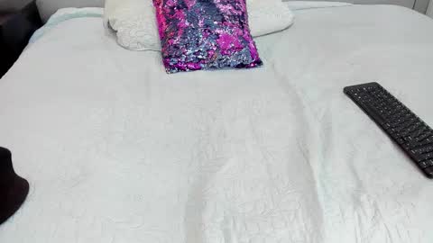 Nahomi  online show from 11-12-25, 11:58