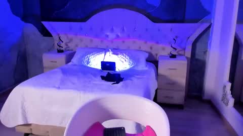 Nahomi online show from 02-14-25, 04:37