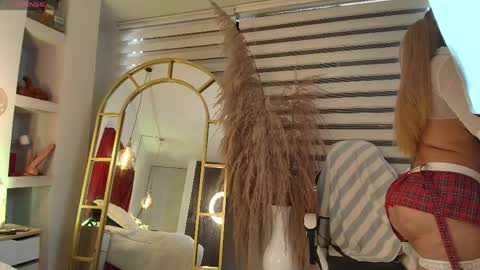 NahomiRoss online show from 04-18-26, 12:42