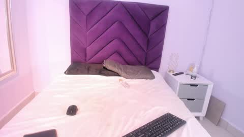 nahomycarterr online show from 10-14-25, 07:42