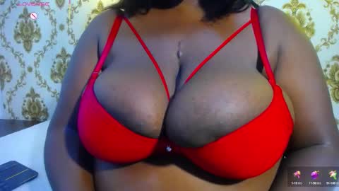 Snapshot of nahybig_boobs chatting on 09-25-25, 08:45 Karatbby online show from 09-25-25, 08:45
